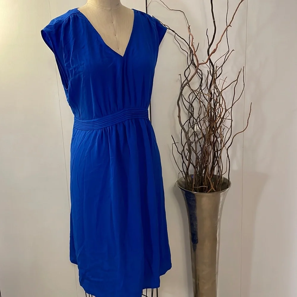 Motherhood Maternity sleeveless v-neck dress with back tie - Picture 1 of 8